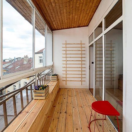 Big 4-Bedroom Flat, Terrace With Great Vitkov View Prága Kültér fotó