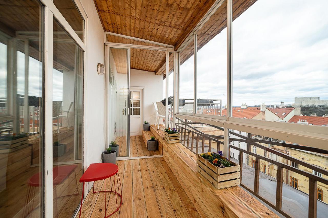 Big 4-Bedroom Flat, Terrace With Great Vitkov View Prága Kültér fotó
